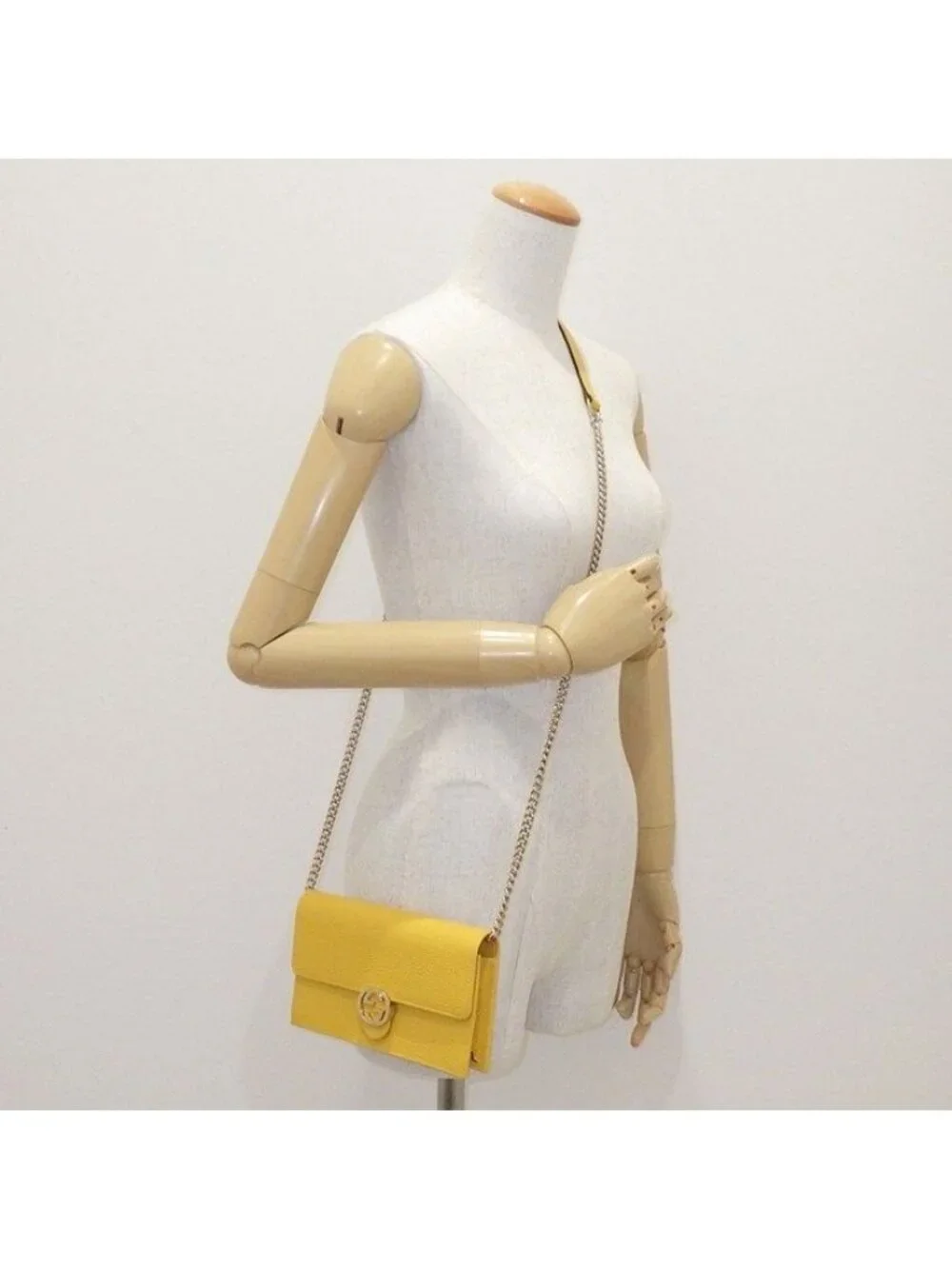 Gucci Shoulder Bag Clutch Interlocking G Chain Wallet Yellow Leather Gold